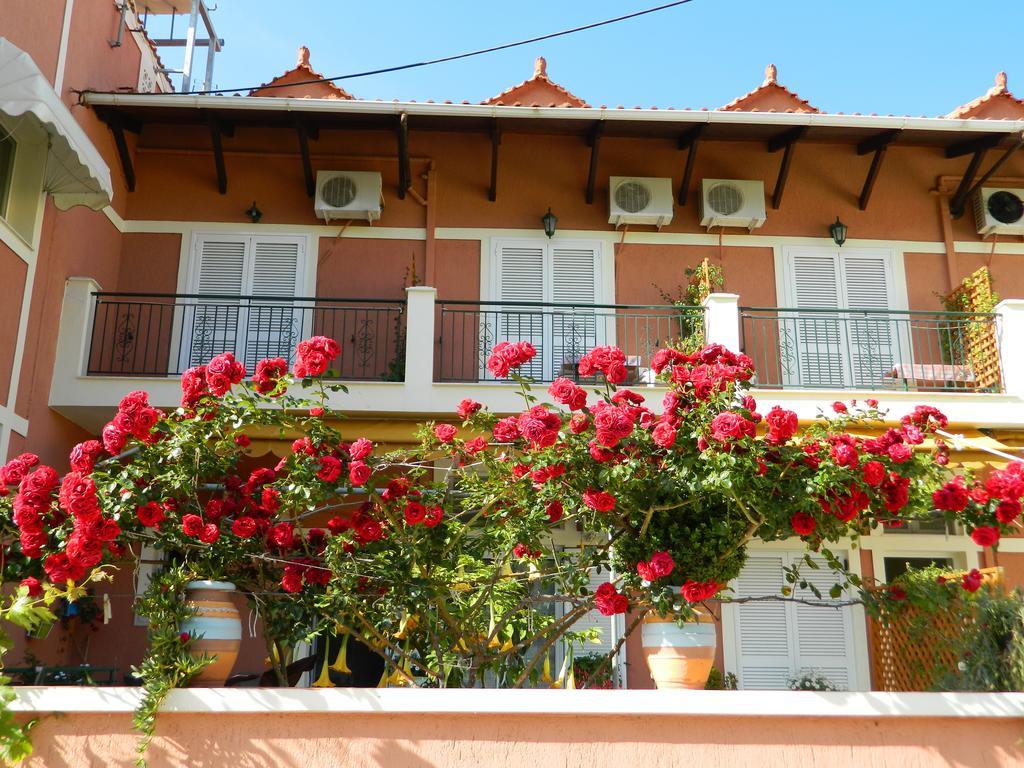 Konstantinos Apartments Agia Efimia Exterior foto